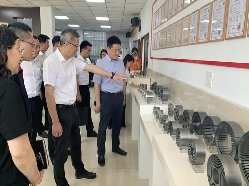 Setiausaha Xu Jianyi pergi ke Bandar Changle untuk menjalankan aktiviti perkhidmatan korporat dan melawat Zhejiang Jufeng Co., Ltd. dan perusahaan lain