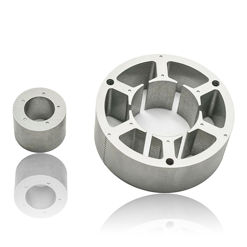 Bagaimanakah Pemegun Motor Pam Air dan Teras Rotor berinteraksi dengan sistem penyejukan, seperti perumah cecair atau penyejuk udara, untuk mengekalkan keseimbangan suhu optimum semasa operasi intensif?