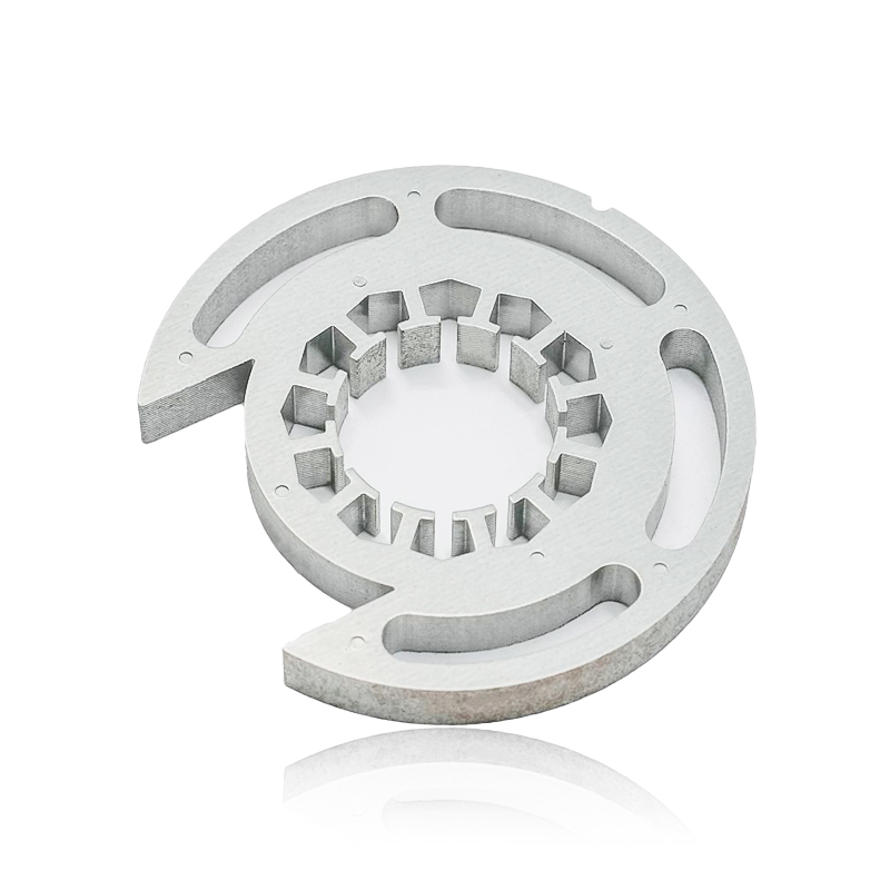 Bagaimanakah teras pemutar mempengaruhi keupayaan penjana untuk beroperasi pada kelajuan yang berbeza atau di bawah keadaan beban yang berbeza-beza?